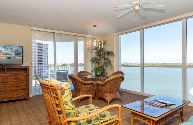 2-Bedroom Island Getaway w/ On-Site Dining & Relaxing Views