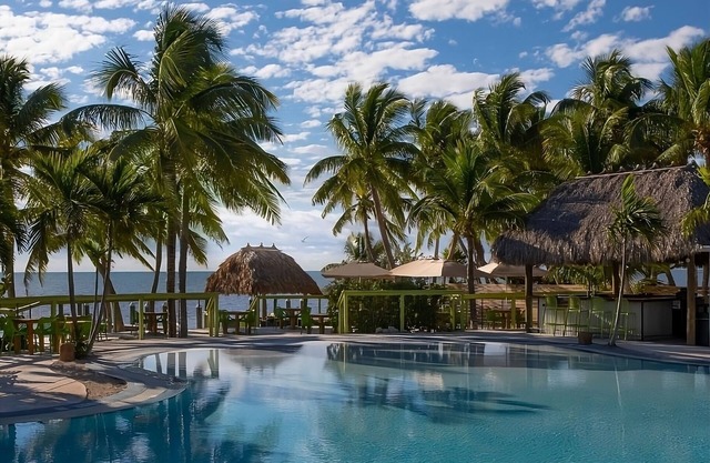 Your Majestic View in Islamorada! Swimming Pool, Kitchenette, Pets Allowed!