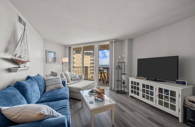2 Bedroom w/ King Bed. Onsite Pools, Restaurant, Arcade & More!