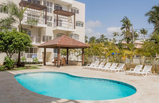 2 br apart steps from the beach