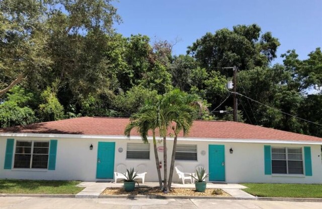 2 BR VILLA SUITE w/ queen bed