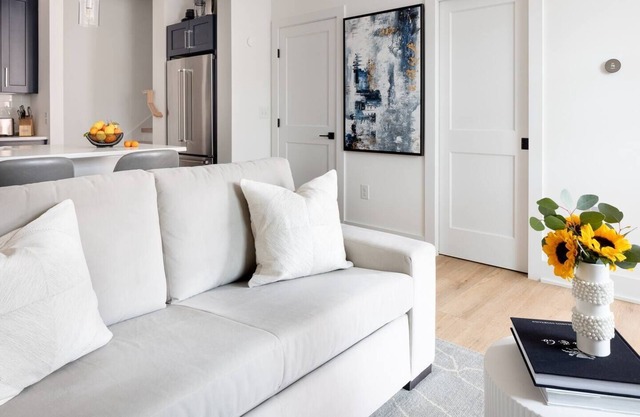 2 King BR suites. Executive level boutique luxury.