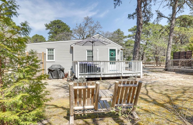 2 Mi to Coastline: Wellfleet Gem w/ Deck & Grill
