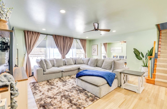 2 Mi to Dtwn: Retreat w/ Game Room in Delhi!