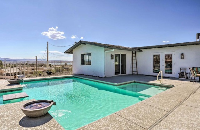 2 Mi to Lake Havasu State Park Home with Pool!