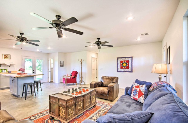 2 Mi to Marinas & Grove: Cozy Cabin w/ Grill