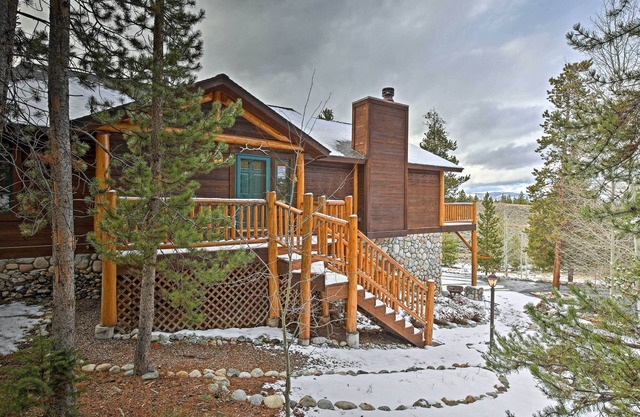 Granby House w / Deck, vista Mtn - 2 Mi. de esquiar!