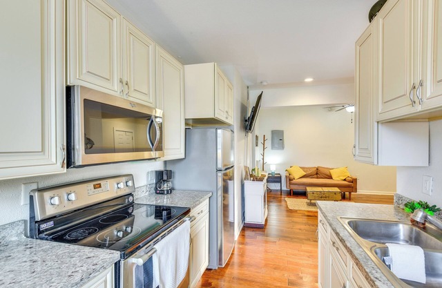 ¡NUEVO! Lindo Sawyer Apartment 2 Mi a Warren Dunes!
