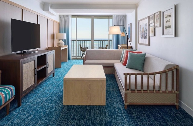 2 Oceanfront Accommodations at OUTRIGGER Waikiki Beach Resort! W/ Outdoor Pool!