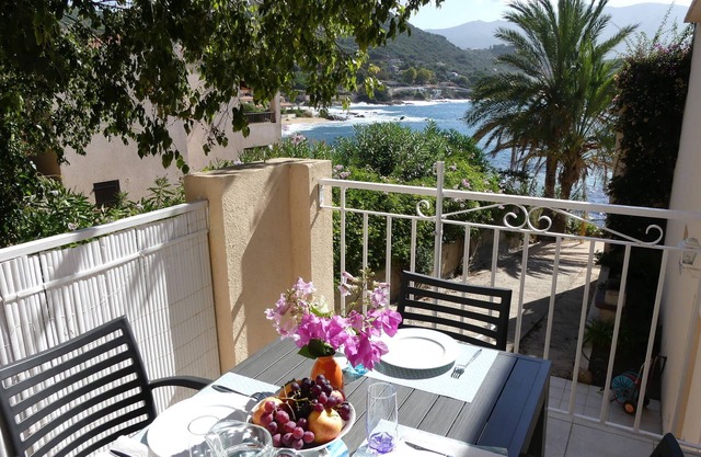 Apartamento de 2 habitaciones n ° 1 'pies en el agua' (cap. 2 a 4 personas) sureste