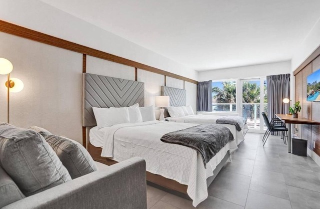 2 Spacious Resort Two Queen Units with Balcony in The Garden Hotel