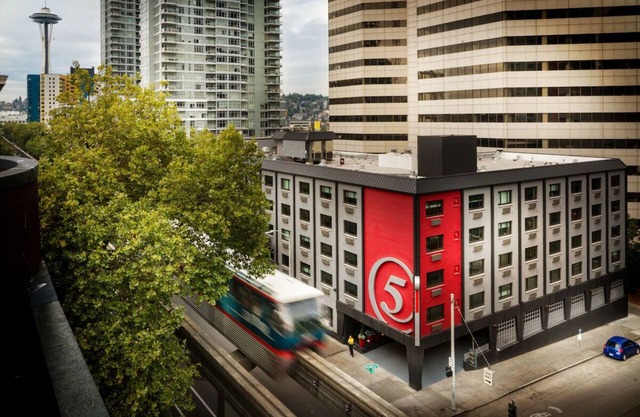 2 Urban Two Queen w/ Tub, Hotel FIVE, Refreshing Treats, Prime Seattle Location