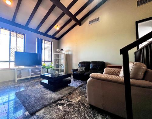 20 OFF Long Stay 4 Queen Bed House Near Uni City Swan River