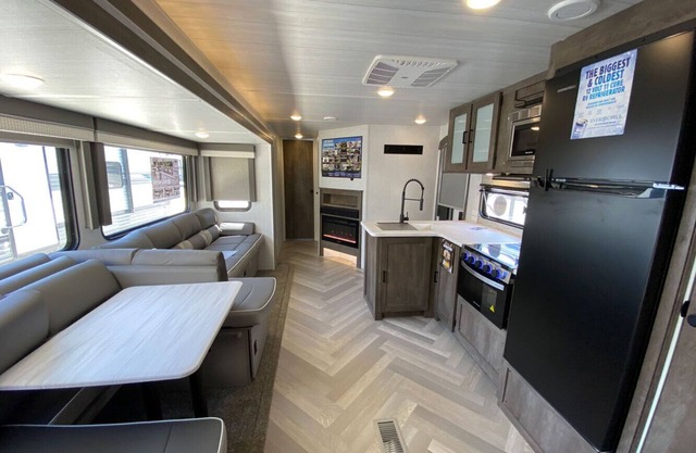 New 2022 Glamper on Lake Poygan with boat slip