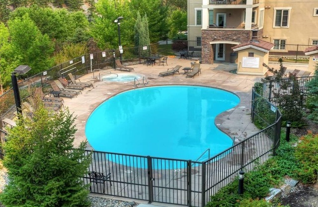 Pinnacle Pointe Condo 2320