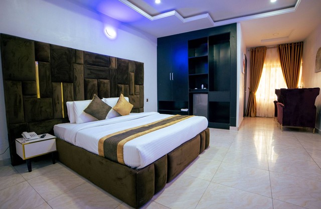 247 Luxury Hotel & Apartment Ajah