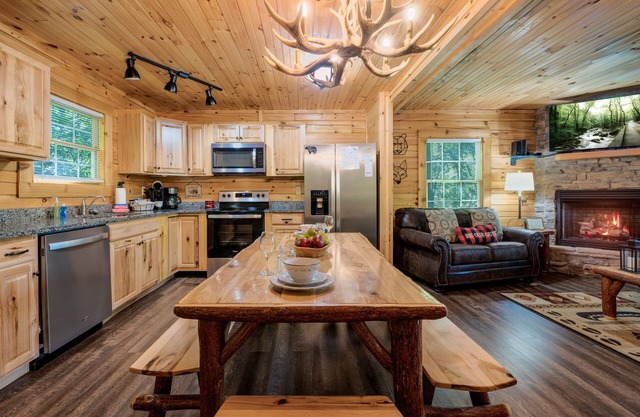 270 Black Bear 3 Bedroom Cabin by RedAwning