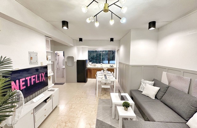 2BR Apartment w/ Kitchen+Dining+Living Room / 30 Seconds walk to the White Beach