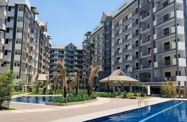 2Br DMCI Condo near Airport & MOA. FREE PARKING!!!