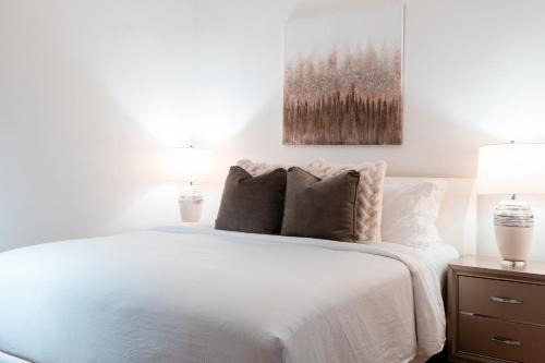 2BR Garden Apt with Parking, Near Brown and RISD