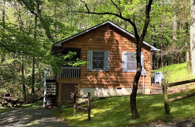 2BR Hickory Hideaway