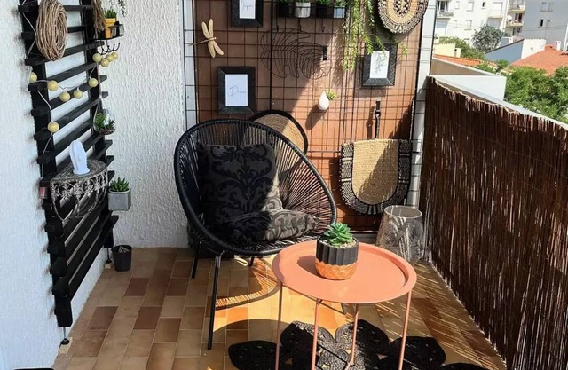 2JETEE25 Studio cabin air-conditioned, wifi, balcony, for 2 in Canet Plage