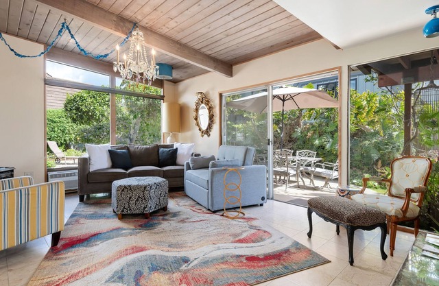 3 BDR Santa Barbara Home: Exclusive Beach Access and Private Hot Tub