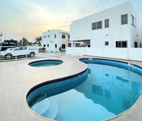 3 Bdrm city view with pool at Dzorwulu
