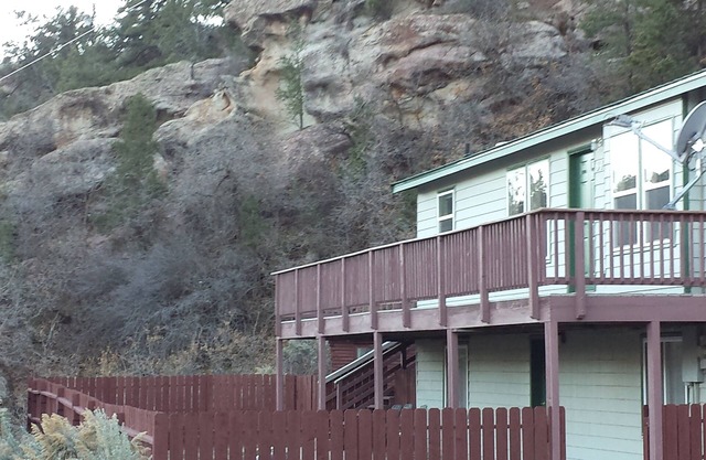 3 habitaciones 2 baños duermen 8 al lado de Rifle Falls State Park y Rifle Mountain Park