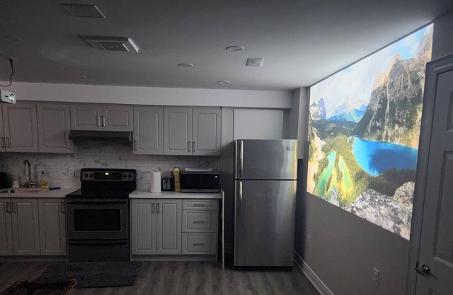 3 bed, 2 washroom basement, 20 mins to airport in a good neighborhood