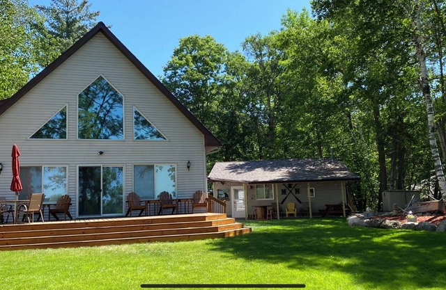 3 habitaciones 3 baños Roy Lake Cabin en Gull Lake Chain ¡Frente al campo de golf!