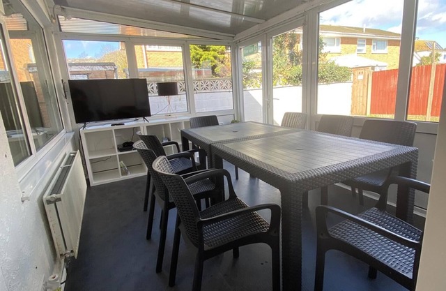 Spacious 3 Bed House in Penrhyn Bay, Llandudno