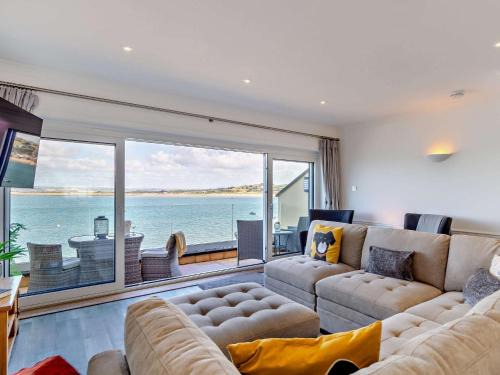 3 Bed in Appledore WATER