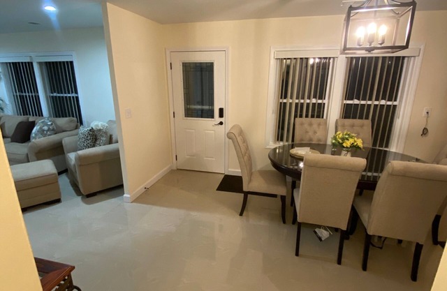 3 Bedroom 1.5 Bath home minutes from Boston!! Beautifully decorated and cozy.