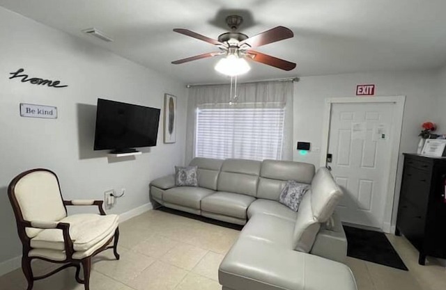3 Bedroom 662581 by Houzlet