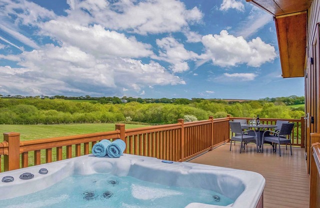 3 bedroom accommodation in Nr St Austell