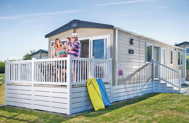 Alojamiento de 3 habitaciones en Holywell Bay