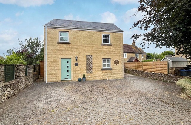 Alojamiento de 3 habitaciones en Atworth, Near Melksham