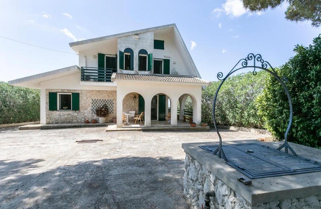 3 Bedroom Cozy Home In Noto