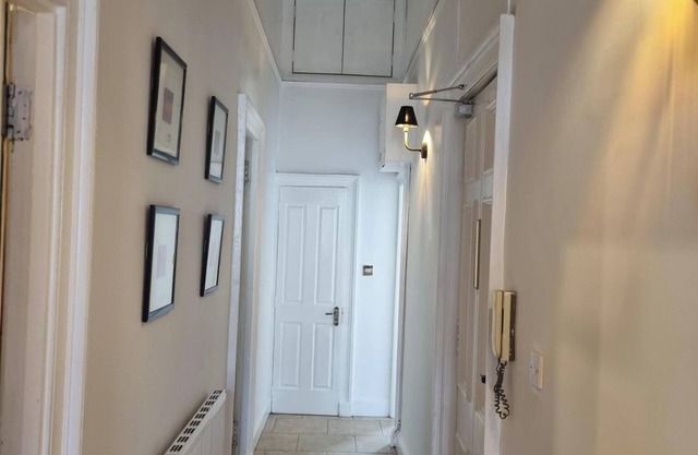 3 Bedroom Geogian apartment in the Heart of Edinburgh