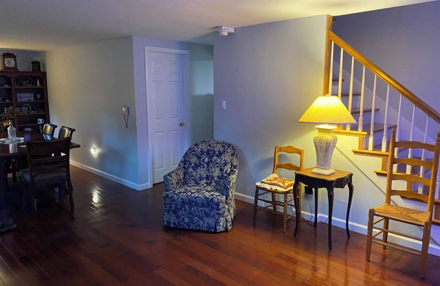3 bedroom getaway located 10 minutes from Penn State & Beaver Stadium