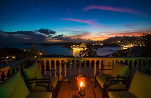 Casa de 3 habitaciones y piscina con espectaculares vistas del puerto de Charlotte Amalie