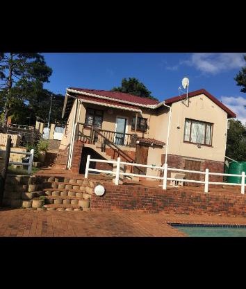 3 Bedroom Manor Gardens House