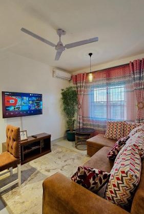 3 bedroom mombasa CBD with AC