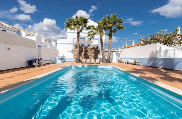 Villa de 3 dormitorios en condominio con piscina por AlgarveManta (19V3)