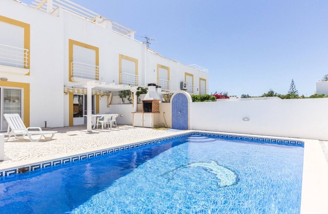 Villa de 3 dormitorios en 1ª línea de playa y wifi by AlgarveManta (20V3)