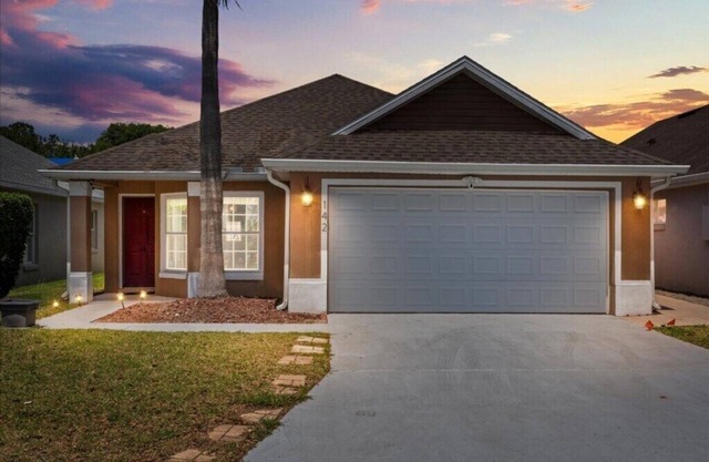 3 Bedrooms / 2 Bathrooms / Bridgewater (142HL)
