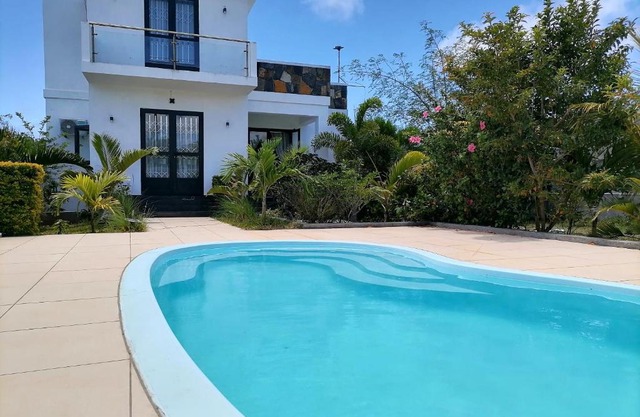 3 bedrooms villa at Calodyne 500 m away from the beach with private pool garden and wifi