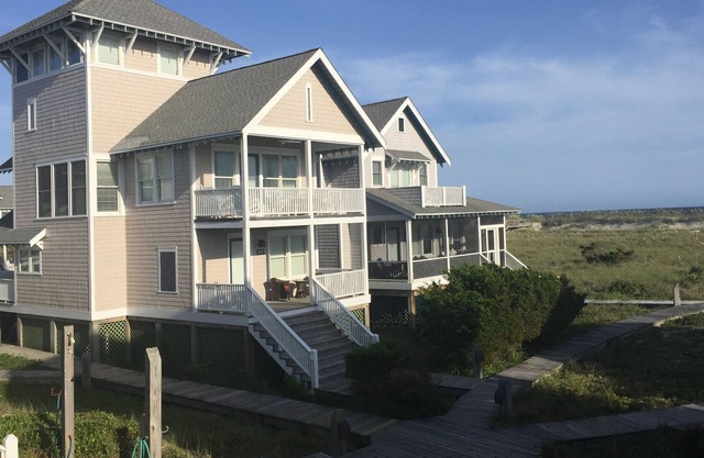 3 dormitorios, 3 1/2 BA South Beach con espectaculares vistas al mar