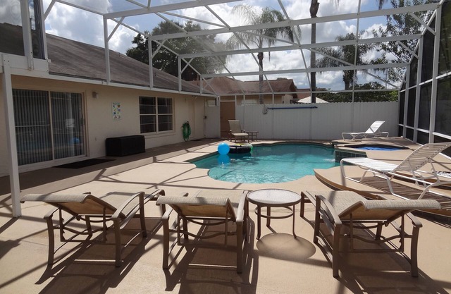 Casa de 3 habitaciones con piscina privada a 5 millas de Disney: piscina gratis + parrilla de gas y calor para spa